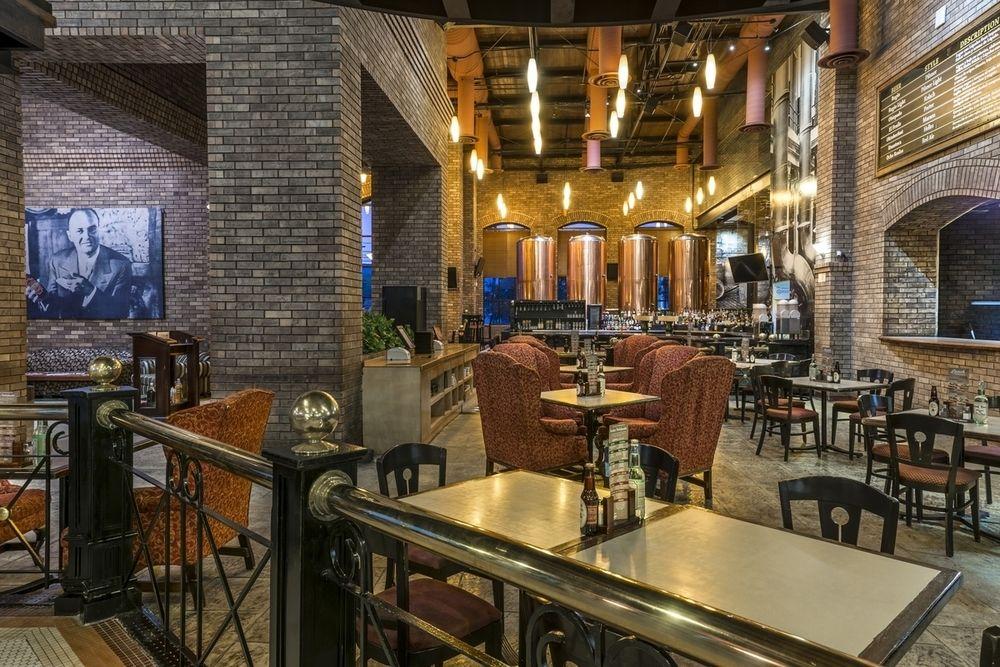Four Points By Sheraton Galerias Monterrey Exterior photo The interior of the brewery
