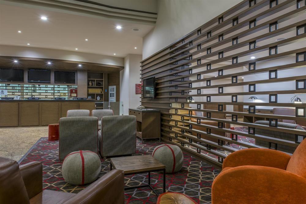 Four Points By Sheraton Galerias Monterrey Exterior photo The lounge at the airport