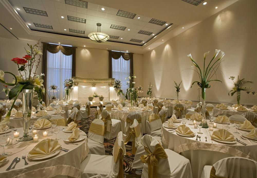 Four Points By Sheraton Galerias Monterrey Exterior photo A wedding reception