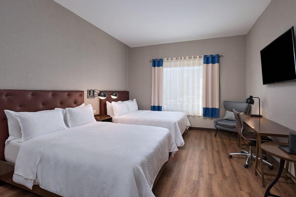 Four Points By Sheraton Galerias Monterrey Exterior photo A typical room at the Holiday Inn Express