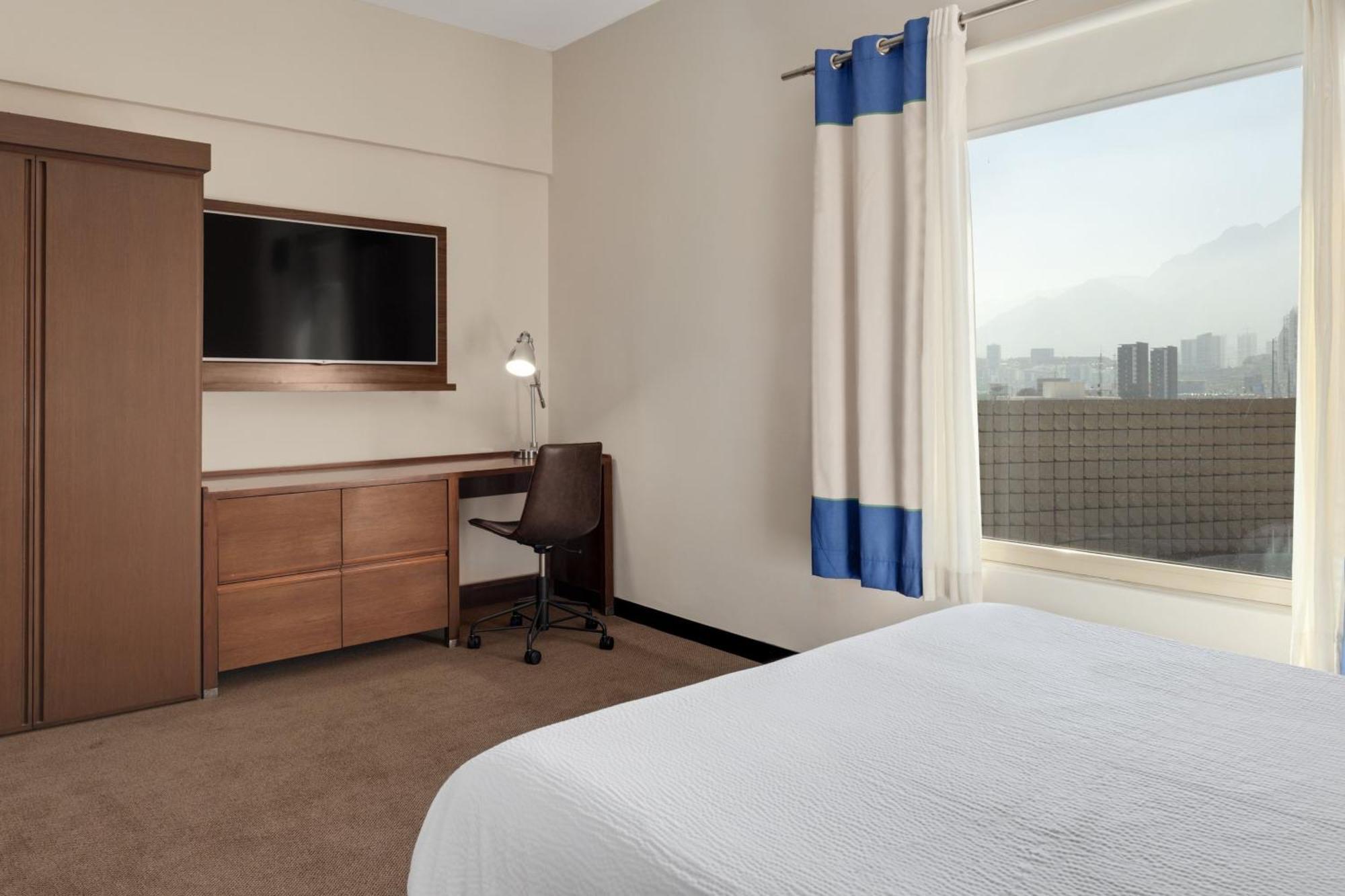 Four Points By Sheraton Galerias Monterrey Exterior photo